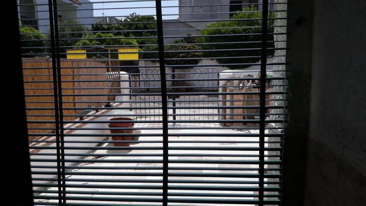 Villino Dolores 30 Mt Mare ポルト・チェザーレオ エクステリア 写真
